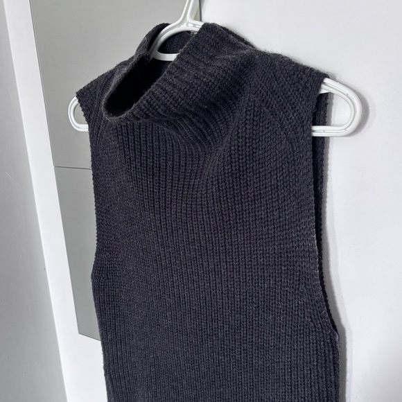Wilfred Durandal Wool Sleeveless Sweater Top - Picture 4 of 9